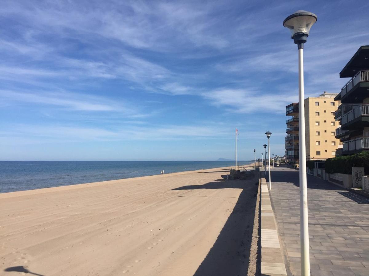 Large Apartment With Sea Views Sueca Exteriör bild